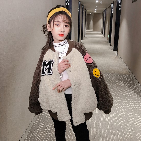 2020冬服新作韓国子供服　女の子　ワッペンデザイン　コート