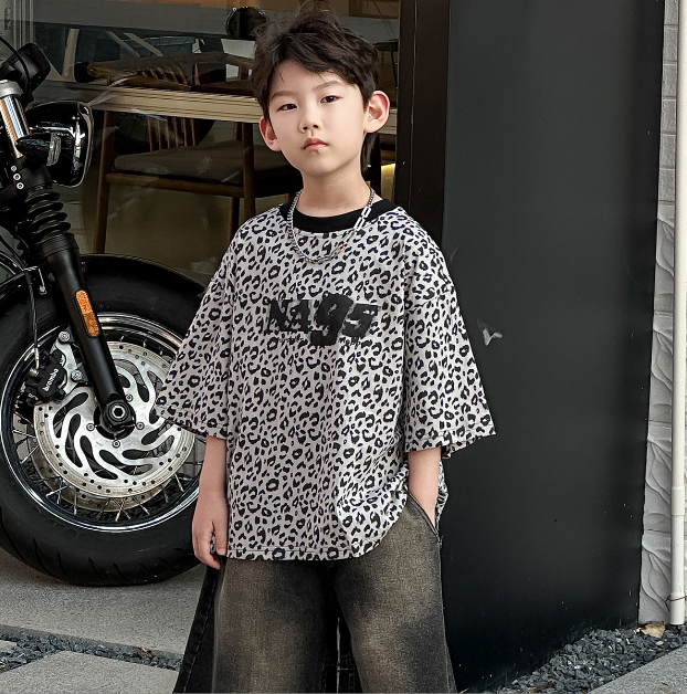 2025夏服新作韓国子供服　男の子　豹柄　半袖ｔシャツ