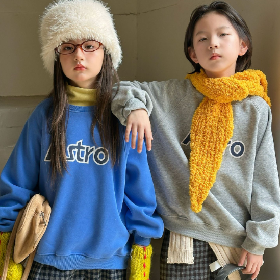 2025冬服新作韓国子供服　英字ロゴ　トップス