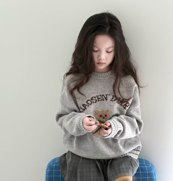 2025冬服新作韓国子供服　刺繍　くまちゃん柄　セーター