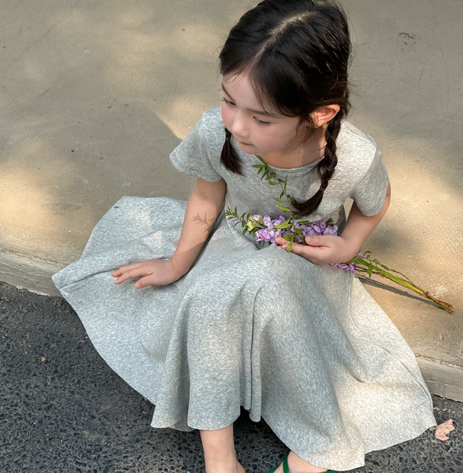 2026夏服新作韓国子供服　女の子　4色ワンピース